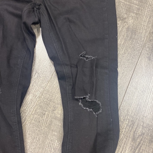 Old Navy distressed skinny jeans - Picture 2 of 5